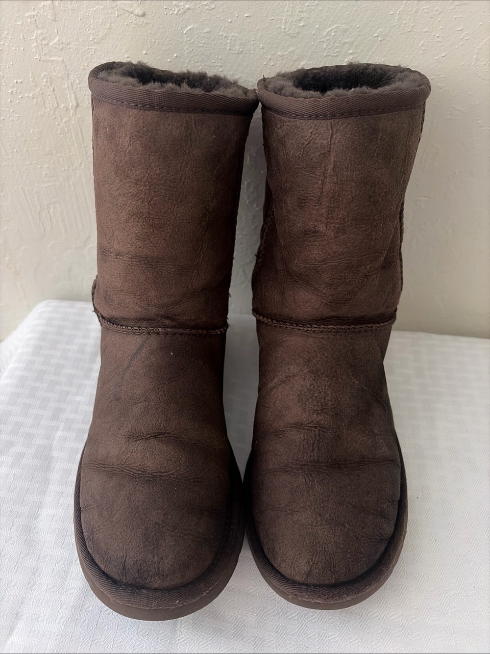 UGG Women's Short Shearling Boots - Chocolate Brown